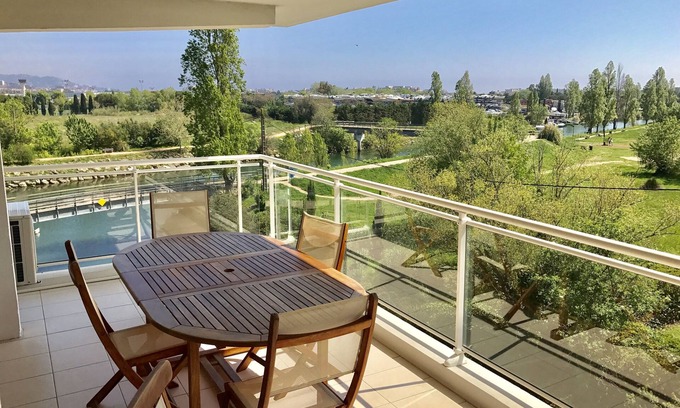 Mandelieu-La-Napoule Apartment | Cannes Mandelieu, new 2 bed luxury apt in the heart of the Cote d'Azur
