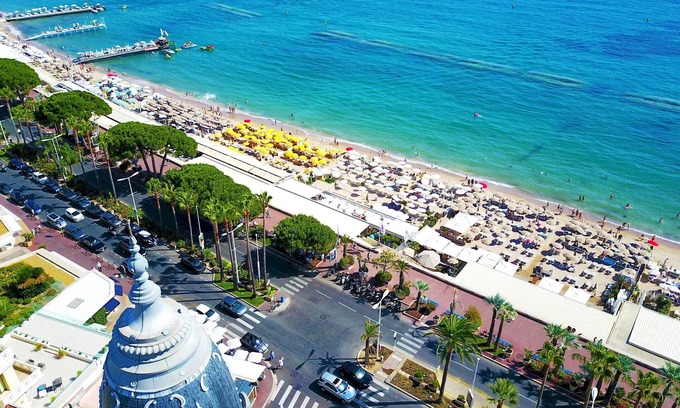 Cannes City Centre Apartment | CannesVacationRental by AmericanVacationLIving 1BR