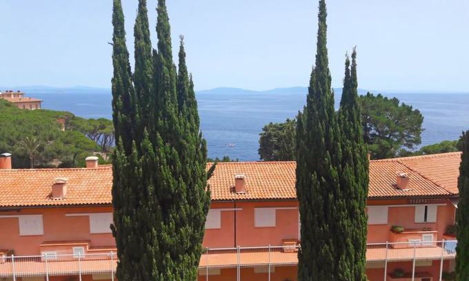 Capo D'arco Apartment | Capo d'Arco Apartment, Sleeps 6 with Pool and WiFi