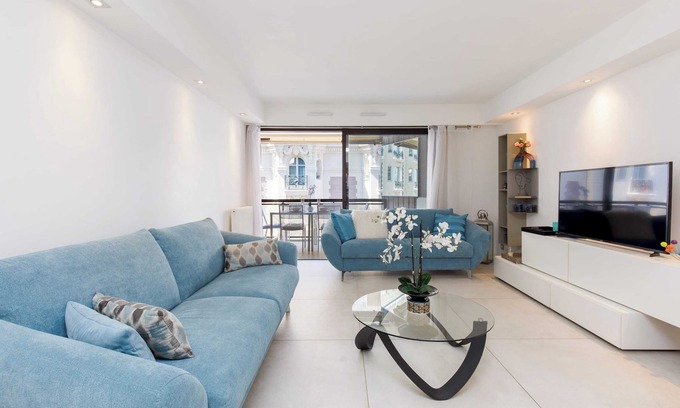 Cannes City Centre Apartment | Carlton area: chic & new 2 beds/2 baths