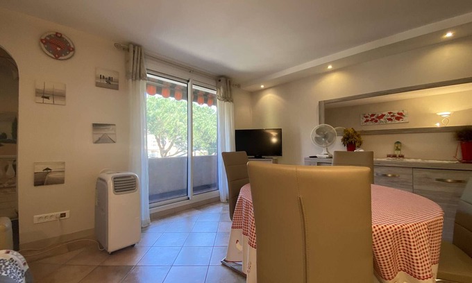 Sainte-Maxime Apartment | Central Sainte-Maxime 2-Room Apartment, 4 Sleeps, Near Beach & Shops