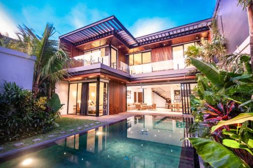 Munggu Villa | Chic 4br, 200m To Canggu's Blissful Beach Haven