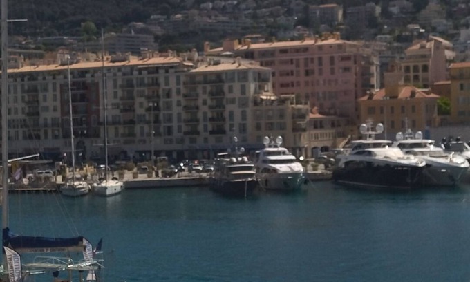 Quartier du Port Apartment | Comfortable apartment close to the historic center and the sea