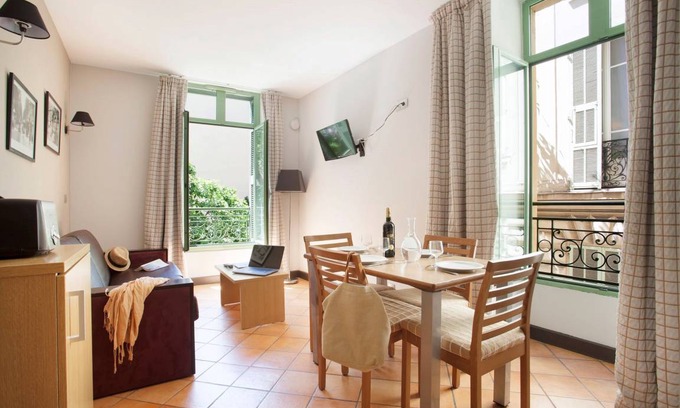 Gambetta Condo | Condo ∙ 1 bedroom ∙ 4 guests