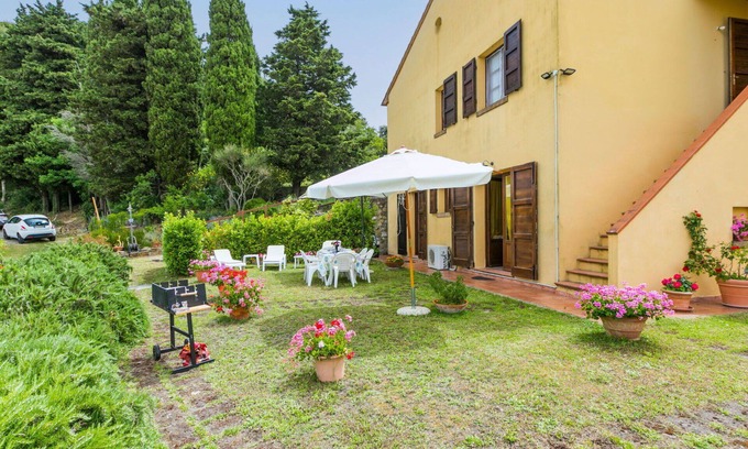 Castellina Marittima Apartment | Cosy apartment for 7 guests with A/C, pool, WIFI, TV, patio, pets allowed and panoramic view