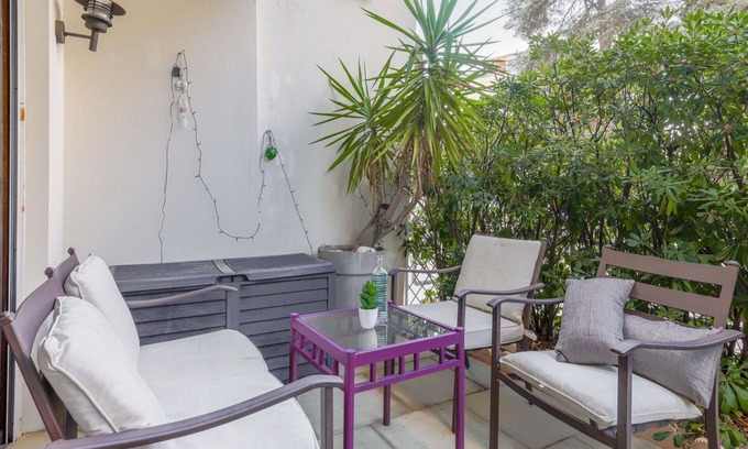 La Madeleine Apartment | Cosy apartment for 4 guests with WIFI, pool, TV and terrace