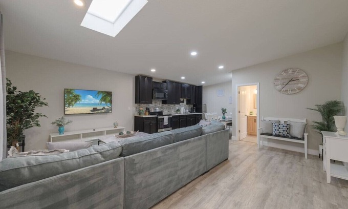 Azalea Park Apartment | Cozy 2 bedroom home in Orlando