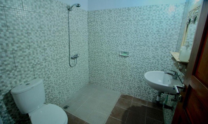 Babakan Villa | CozyVilla Near Batubolong Beach