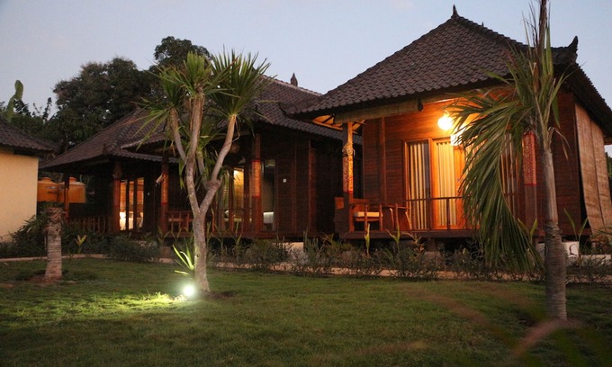 Mushroom Bay Hotel | D'Muncuk Huts Lembongan