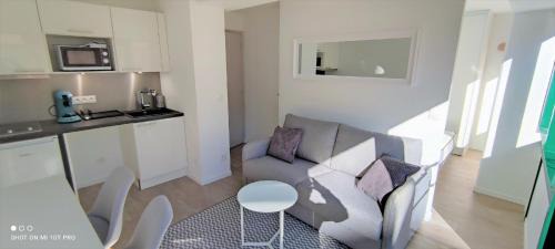 Gambetta Apartment | Dana centre mer 23