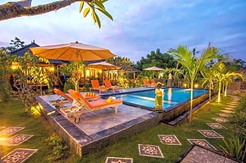 Mushroom Bay Hotel | Dinatah Lembongan Villas