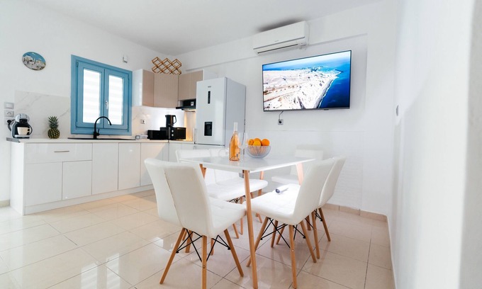 Fira House | Excellent Location Center Fira Deluxe Apartment
