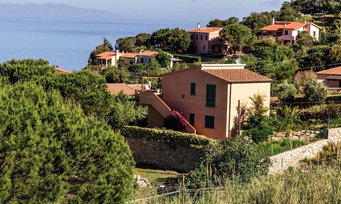 Patresi House | Family-friendly apartment in a rural idyll - Apartment Il Mandorlo