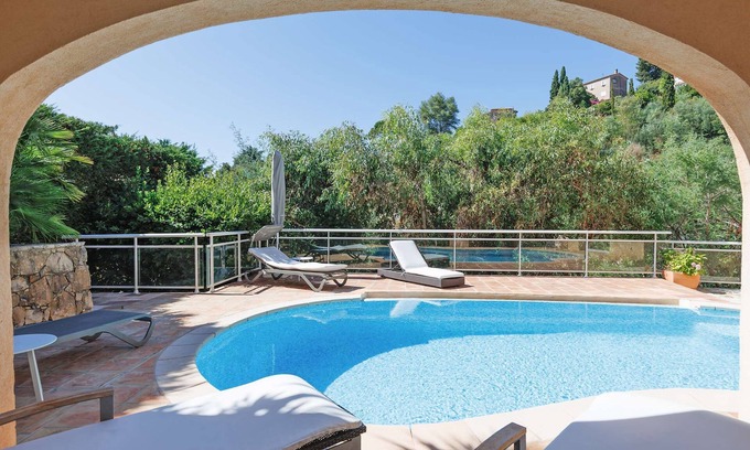 Mandelieu-La-Napoule House | Family villa with pool for rent - 4 bedrooms, Mandelieu next to Cannes