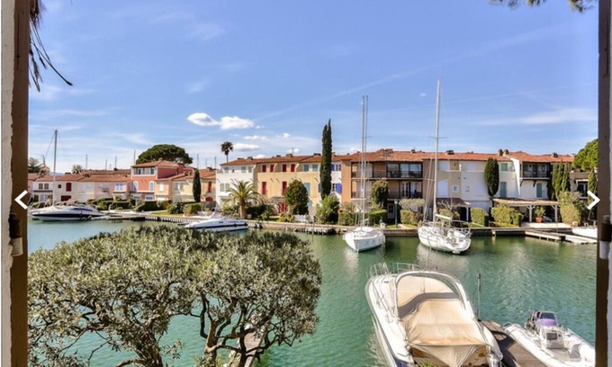 Port Grimaud House | Fully renovated fisherman's house, due west, 12x4m mooring