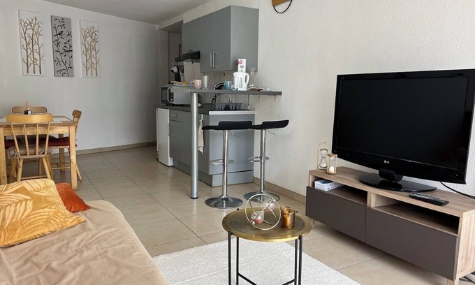 Fabron Apartment | Furnished studio 27 m² - Weekly or monthly rentals - Near the beach