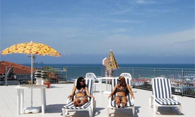 Marina di Pietrasanta Hotel | Happy Hotel