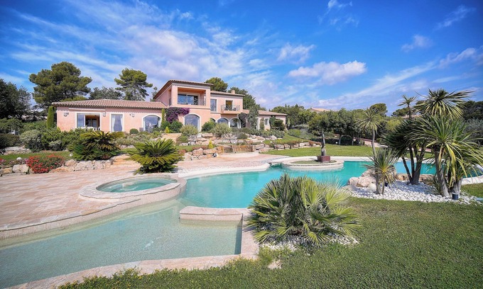 Mougins Apartment | HAVRE DE PAIX" 5 étoiles Prestige jacuzzi, hammam, sauna, PISCINE chauffée Mougins Cannes Grasse