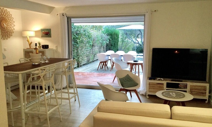 Saint-Tropez House | House for 2 to 6 adults near Place des Lices and beach, swimming pool, 2 parking spaces