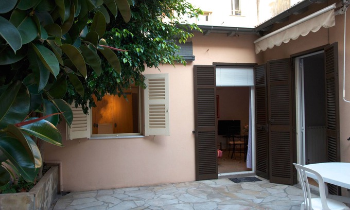 Menton House | INDEPENDENT HOUSE GROUND FLOOR AND TOWN CENTER, NEAR THE BEACH - PARKING