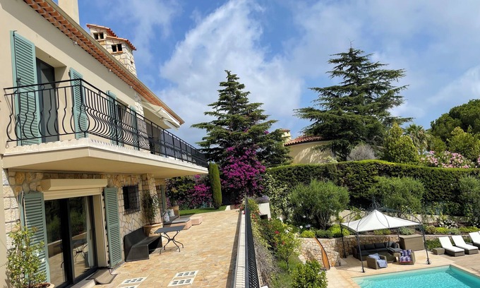 California - Pezou Villa | JdV Holidays Villa Robinier, renovated with AC, heated pool & panoramic sea view