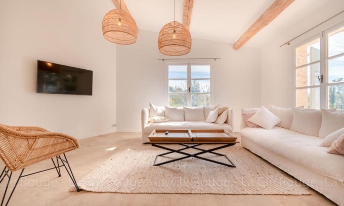 Saint-Paul-de-Vence Villa | La Beluga