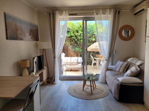 Saint-Laurent-du-Var Apartment | La Madrague
