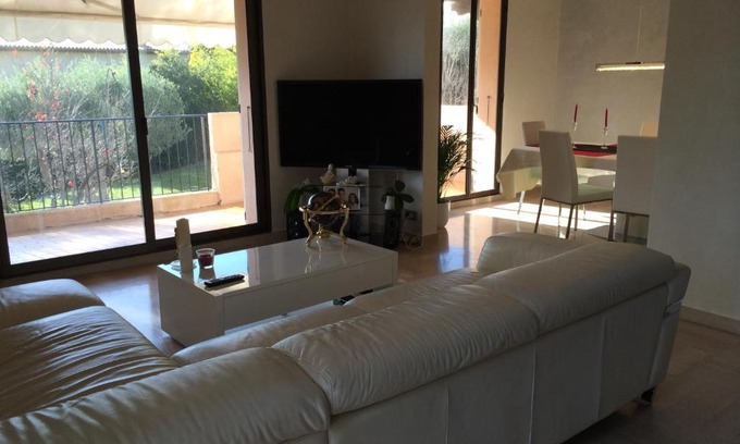 Villeneuve-Loubet Apartment | Les Hauts de Vaugrenier