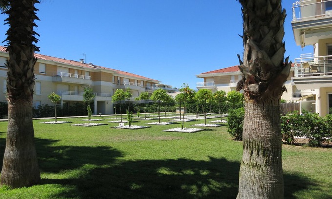 Plaine de la Brague Apartment | Les Jardins d'Antibes: Sea, Pool, Secluded terrace