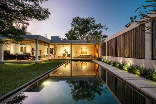 Singakerta Villa | Loft Matahari by BaliSuperHost