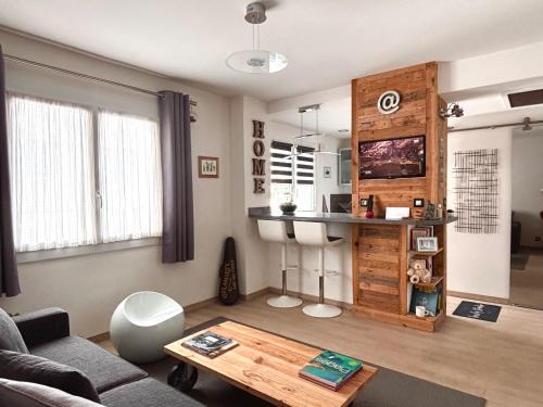 Prado - Republique Apartment | Lovely Studio Cannes