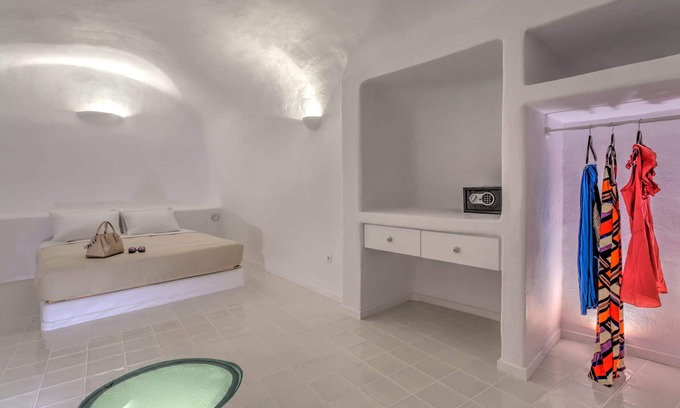 Pyrgos Villa | Luna Villa - Luxury meets traditional