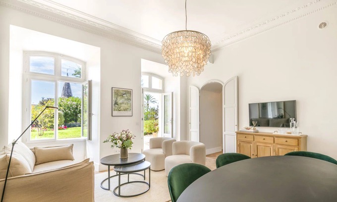 California - Pezou Apartment | Luxurious 1BR with parking & terrace