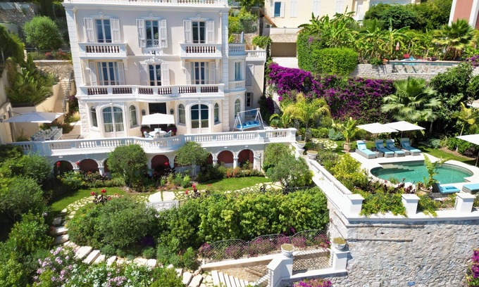 Villefranche-sur-Mer Villa | Luxurious Villa with sea view- swimming pool- close to the sea- garage - garden