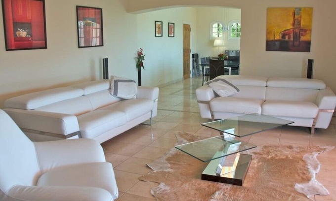 Le Cannet Villa | Luxury Provençale Villa Overlooking The Bay of Cannes