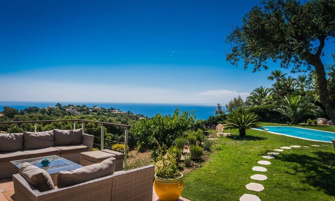 La Nartelle Villa | Magnificent sea view, very quiet, private pool, beach 5 min away, private domain