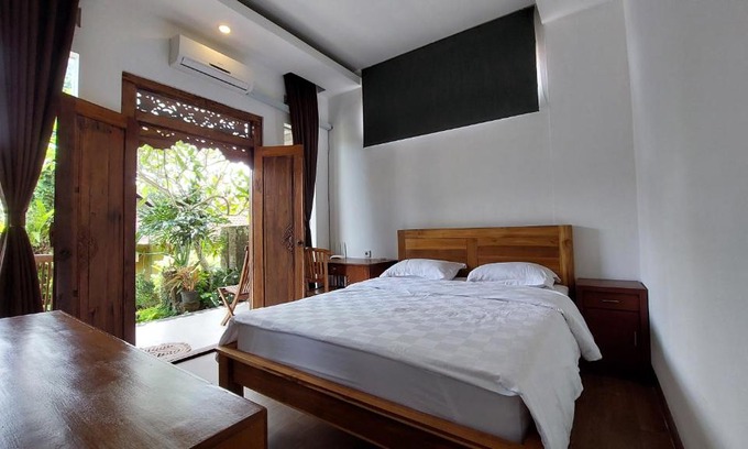 Kedewatan House | Manikan House Ubud