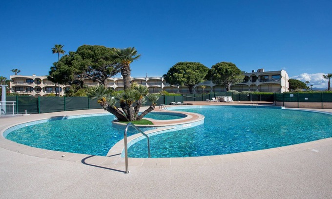 Villeneuve Loubet Beach Apartment | Marines de Villeneuve by Interhome