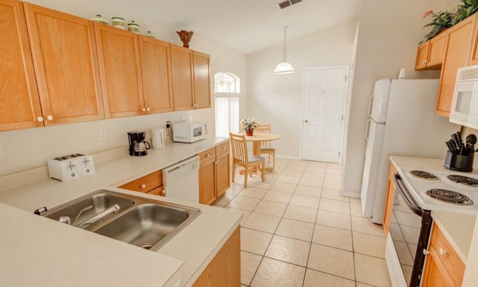 Creekside Villa | Modern Bargains - Creekside - Amazing Cozy 3 Beds 2 Baths Villa - 8 Miles To Disney