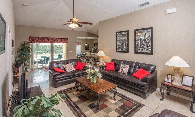 Silver Creek House | Multi TVs – Near Disney – Games Room – Pool & Spa – Wi-Fi – Silver Creek