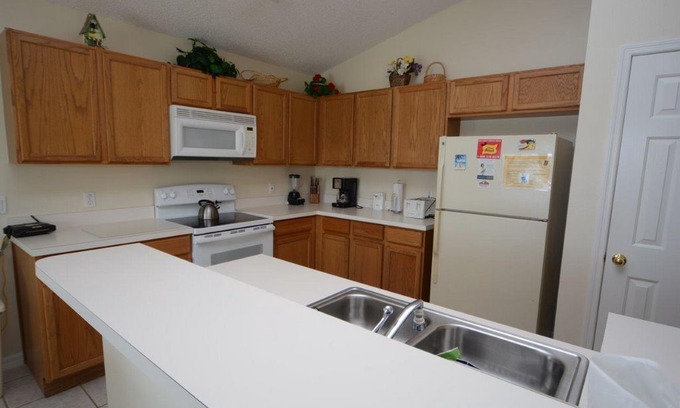 Eagle Pointe South Villa | Near Disney World - Eagle Pointe - Amazing Contemporary 3 Beds 2 Baths Villa - 7 Miles To Disney