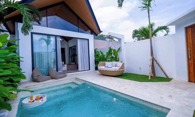 Umalas Villa | NEW! Beautiful Romantic AC Living Private 1BR Villa With Pool Near Berawa Canggu