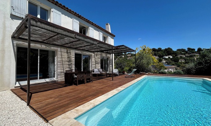 Vence House | New house with swimming pool and large outdoor terrace.