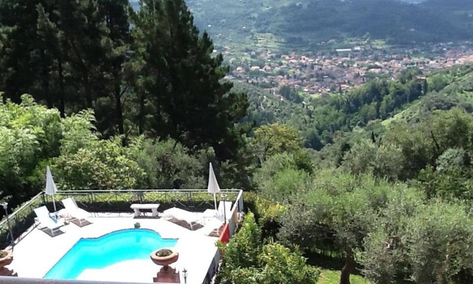 Massarosa Apartment | Nice apartment with WIFI, A/C, pool, TV, patio, pets allowed and panoramic view, close to Viareg.