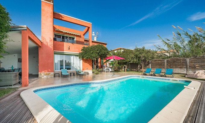 Saint-Laurent-du-Var House | Nice home in Saint-Laurent-du-Var