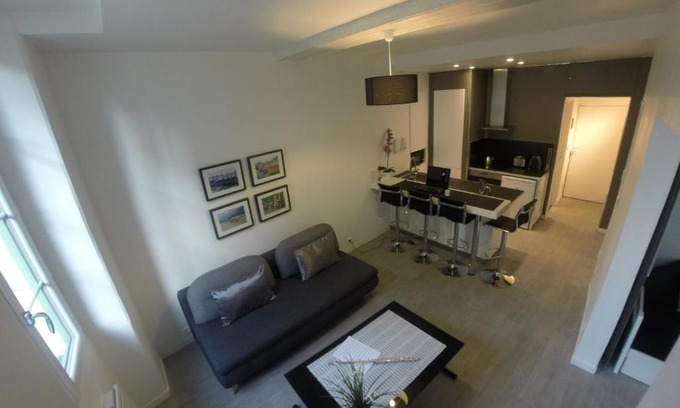 Old Town Apartment | Nice Sea Location