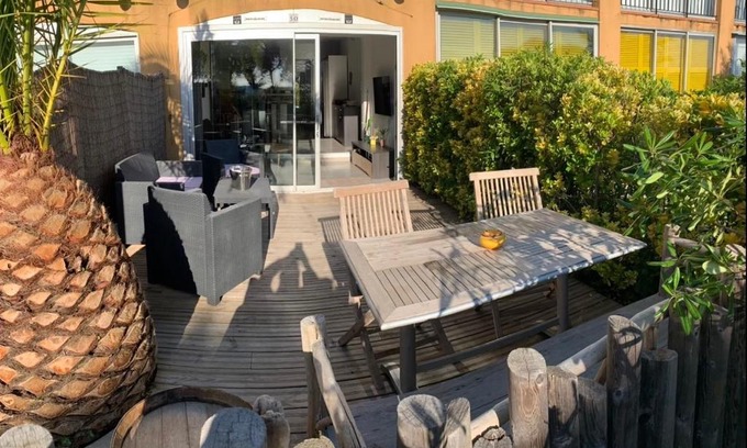 Cogolin Apartment | Oasis de tranquillité: Jardin / Piscine / Parking