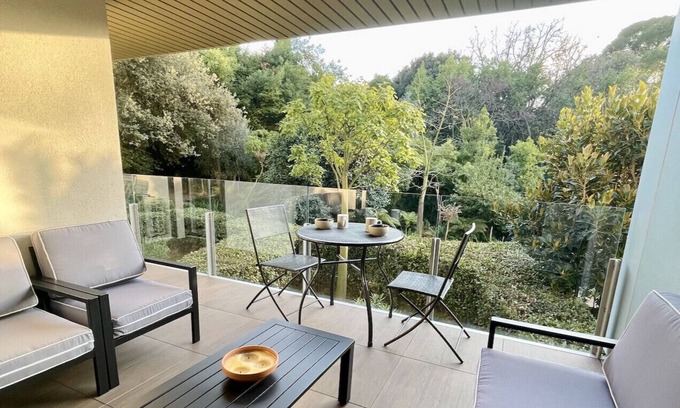 Prado - Republique Condo | Oxford 1 bedroom apartment in a brand new building with a pool