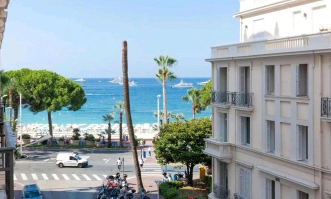 Cannes City Centre Apartment | PALAIS MIRAMAR CROISETTE