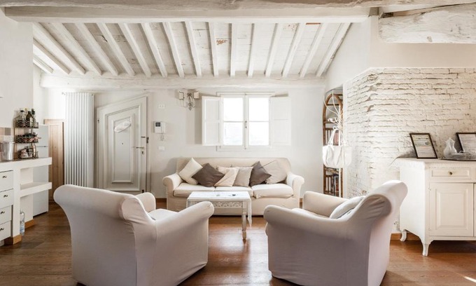 Lucca Historical Center Apartment | Palazzo Guinigi